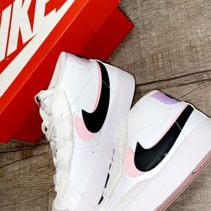 Toddler nike shoes